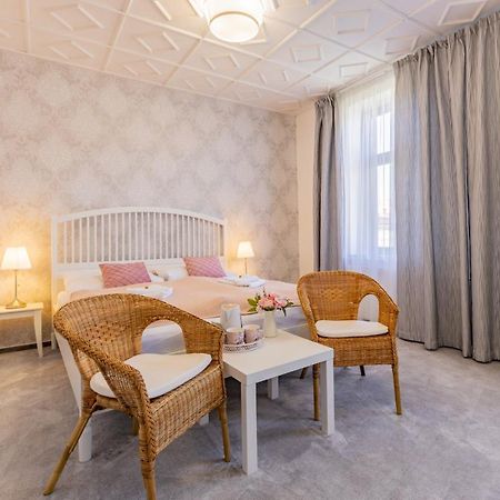 Hotel Amadeus Чешка Будьовица Екстериор снимка